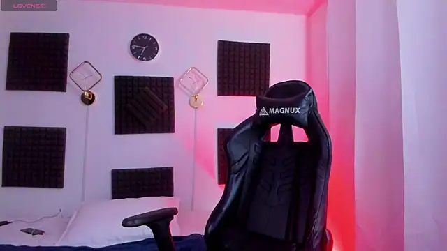 hannarusso online show from December 4, 2025, 11:46 pm