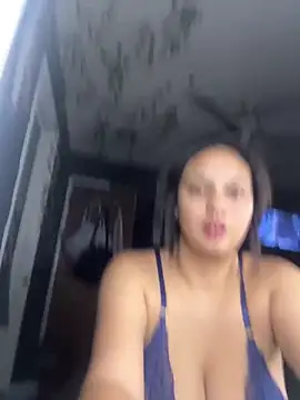 hoesluvcedes online show from June 21, 2026, 7:22 am