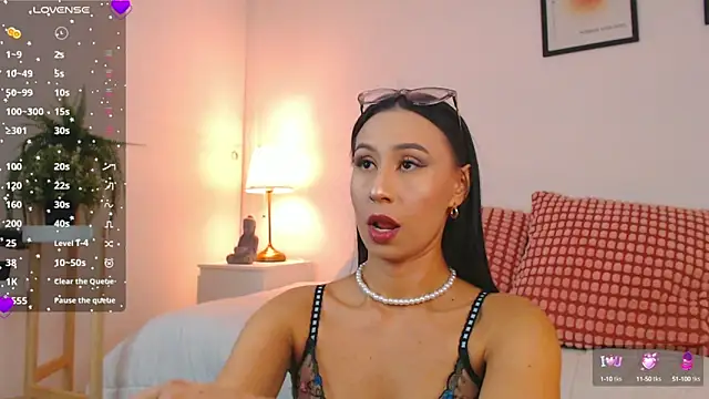 Snapshot of Valen_ross_ chatting on September 12, 2025, 1:17 am Valen ross online show from September 12, 2025, 1:17 am