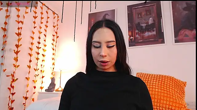 Snapshot of Valen_ross_ chatting on October 6, 2025, 9:12 pm Valen ross online show from October 6, 2025, 9:12 pm