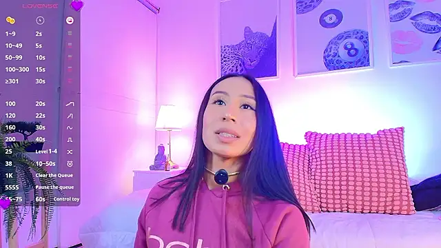 Valen ross  online show from March 10, 2026, 10:26 pm