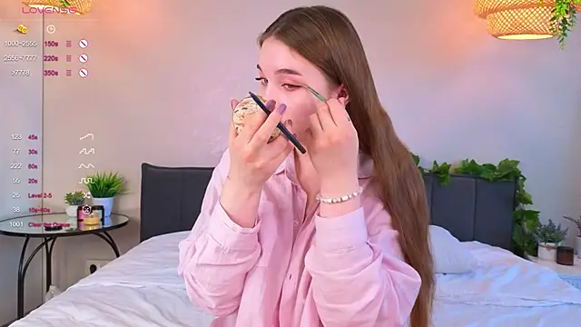 ConstanceHelms online show from September 9, 2025, 5:07 am