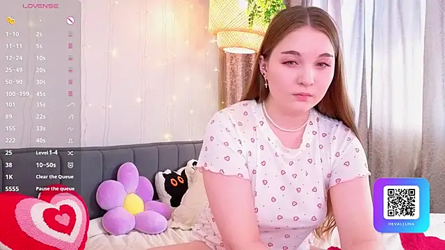 ConstanceHelms online show from April 4, 2026, 5:06 am