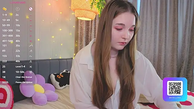 ConstanceHelms online show from April 10, 2026, 5:12 am