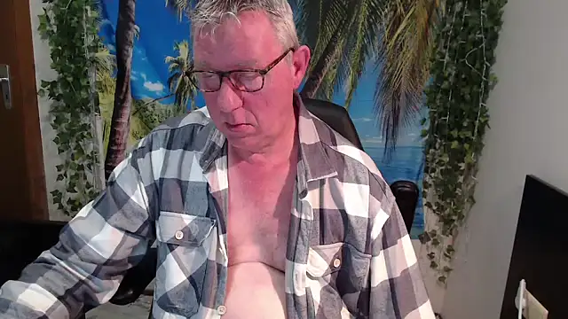 JamesBauer online show from December 18, 2025, 4:51 am