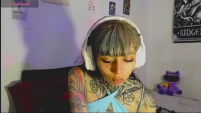 d3m0ny0 0 online show from April 2, 2026, 5:05 am