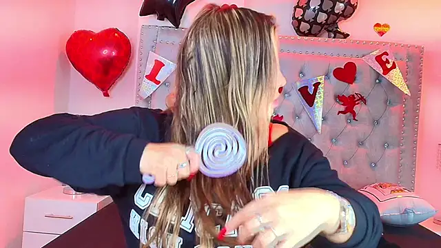 Lia adamsss online show from February 17, 2026, 3:25 am