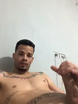 Snapshot of HenriquePhn chatting on March 12, 2026, 8:26 pm HenriquePhn online show from March 12, 2026, 8:26 pm