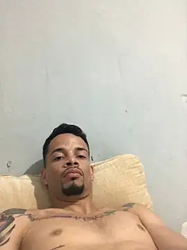 Snapshot of HenriquePhn chatting on March 21, 2026, 2:49 am HenriquePhn online show from March 21, 2026, 2:49 am