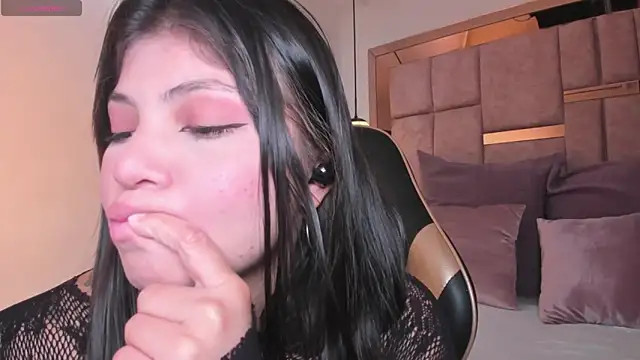 Snapshot of abby_roux chatting on February 27, 2026, 4:45 am abby roux online show from February 27, 2026, 4:45 am