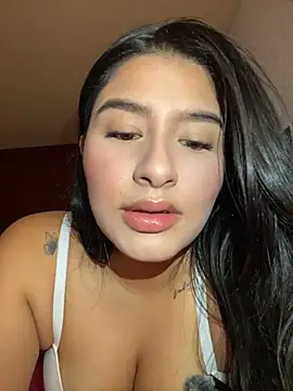 andrea gomes  online show from May 17, 2026, 6:22 am