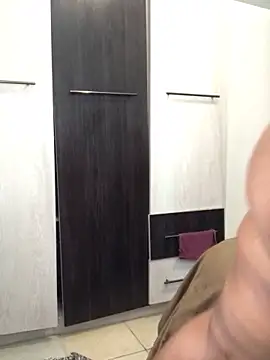 Snapshot of Elonelo chatting on September 10, 2025, 6:02 am Elonelo online show from September 10, 2025, 6:02 am