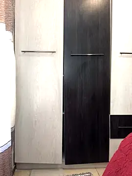 Snapshot of Elonelo chatting on September 12, 2025, 8:03 am Elonelo online show from September 12, 2025, 8:03 am