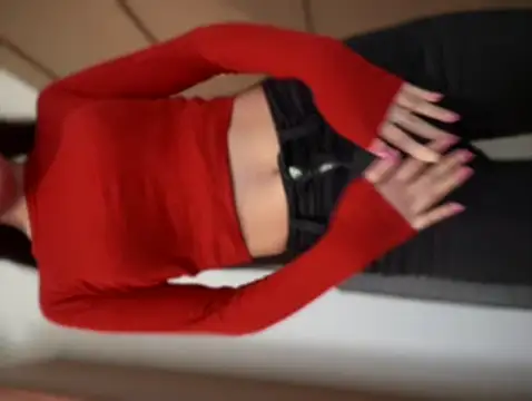 Snapshot of EvieSexy chatting on March 19, 2025, 10:00 am EvieSexy online show from March 19, 2025, 10:00 am