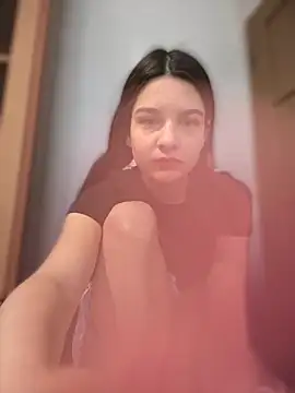 Snapshot of EvieSexy chatting on March 20, 2025, 7:47 am EvieSexy online show from March 20, 2025, 7:47 am