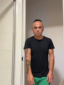mateocali25 online show from May 15, 2026, 4:14 pm
