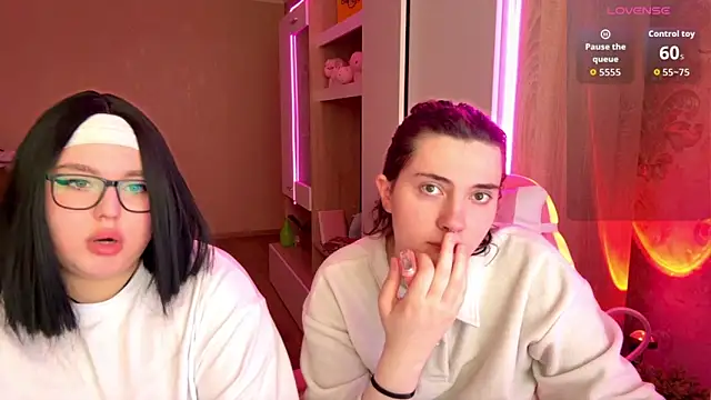 Snapshot of camgirl_xxx chatting on February 19, 2026, 12:23 pm camgirl xxx online show from February 19, 2026, 12:23 pm