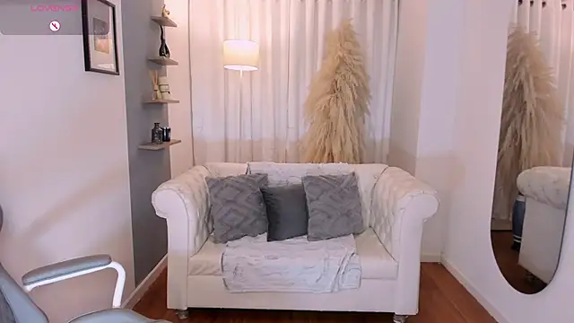 hanna mils online show from February 20, 2026, 6:26 am