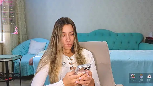 hot ass 18 online show from March 11, 2026, 4:18 am