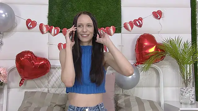 Snapshot of TaraHarris chatting on February 13, 2026, 12:23 pm TaraHarris online show from February 13, 2026, 12:23 pm