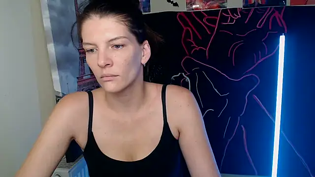 VanessaRey  online show from October 26, 2025, 7:36 am