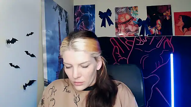 Snapshot of VanessaRey_ chatting on April 18, 2026, 5:55 am VanessaRey online show from April 18, 2026, 5:55 am