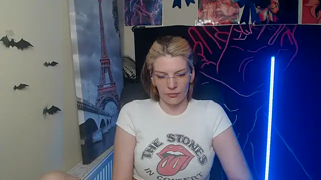 Snapshot of VanessaRey_ chatting on April 30, 2026, 8:57 pm VanessaRey online show from April 30, 2026, 8:57 pm