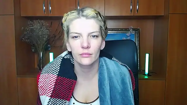 Snapshot of VanessaRey_ chatting on May 3, 2026, 6:30 am VanessaRey online show from May 3, 2026, 6:30 am