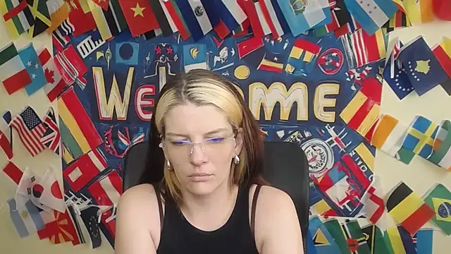 Snapshot of VanessaRey_ chatting on May 7, 2026, 6:30 am VanessaRey online show from May 7, 2026, 6:30 am