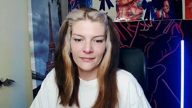 Snapshot of VanessaRey_ chatting on June 2, 2026, 6:48 am VanessaRey online show from June 2, 2026, 6:48 am