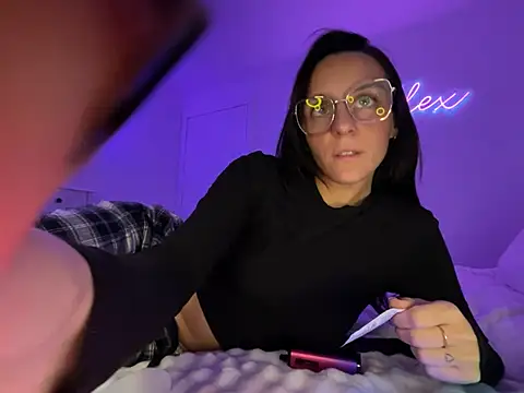 Missalex xo online show from February 3, 2026, 8:58 pm