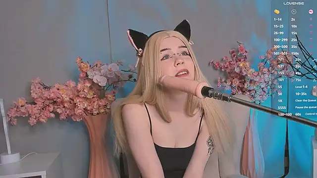 Snapshot of Janne_Stone chatting on March 18, 2025, 8:15 pm Janne Stone online show from March 18, 2025, 8:15 pm