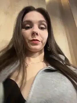 MilaBee online show from February 24, 2026, 5:05 am