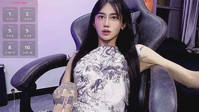 Rainbow-sweet online show from May 24, 2026, 6:35 pm