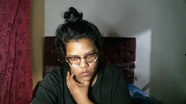 Valeria Tiffany online show from April 11, 2026, 4:06 am