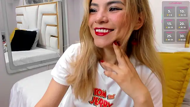 NalaRosse online show from February 4, 2026, 3:01 am