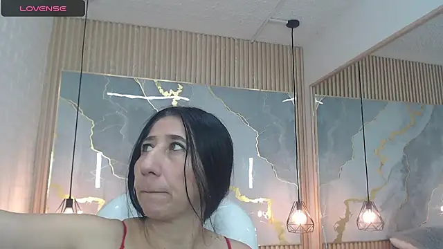 Snapshot of nei_girl chatting on November 7, 2025, 11:43 am nei girl online show from November 7, 2025, 11:43 am