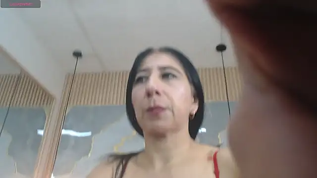 Snapshot of nei_girl chatting on December 4, 2025, 11:41 am nei girl online show from December 4, 2025, 11:41 am