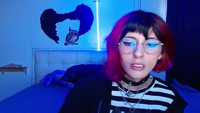 goth minerva online show from October 6, 2025, 1:41 pm