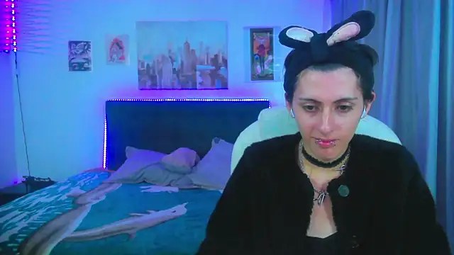 Snapshot of goth_minerva chatting on June 15, 2026, 1:35 pm goth minerva online show from June 15, 2026, 1:35 pm