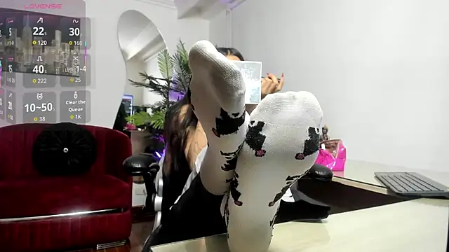 Laila Angels online show from September 11, 2025, 11:43 am