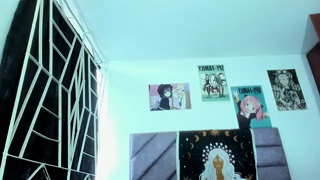 KARINNA  RAVEN online show from October 15, 2025, 9:15 pm