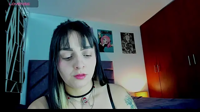 KARINNA  RAVEN online show from May 17, 2026, 9:00 pm