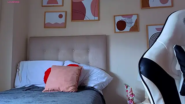 Snapshot of Almiboys chatting on March 26, 2026, 6:35 pm Almiboys online show from March 26, 2026, 6:35 pm