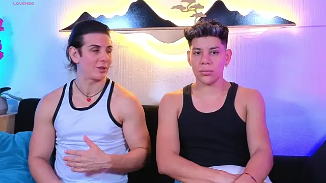 Snapshot of Almiboys chatting on April 14, 2026, 12:27 am Almiboys online show from April 14, 2026, 12:27 am