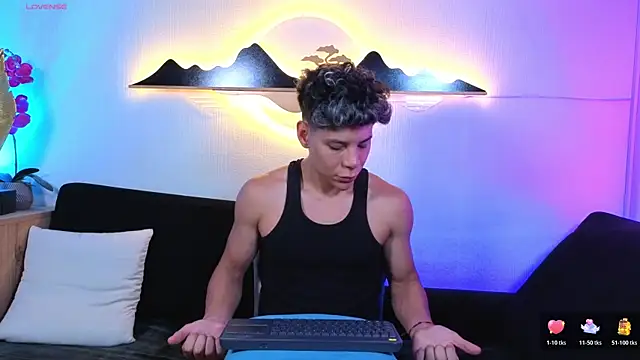 Snapshot of Almiboys chatting on April 16, 2026, 1:17 am Almiboys online show from April 16, 2026, 1:17 am