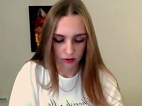 Snapshot of Doll_Angelina chatting on October 16, 2025, 6:25 am Doll Angelina online show from October 16, 2025, 6:25 am