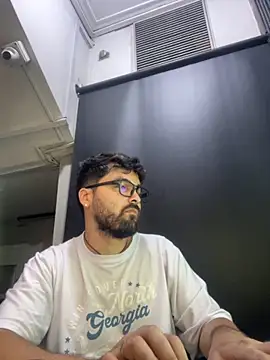 Freakydrag online show from September 23, 2025, 2:03 am