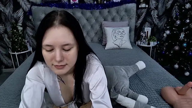 CarolineTenders online show from December 23, 2025, 1:14 am