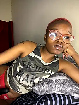 YummyMelanin117 online show from October 6, 2025, 7:22 pm